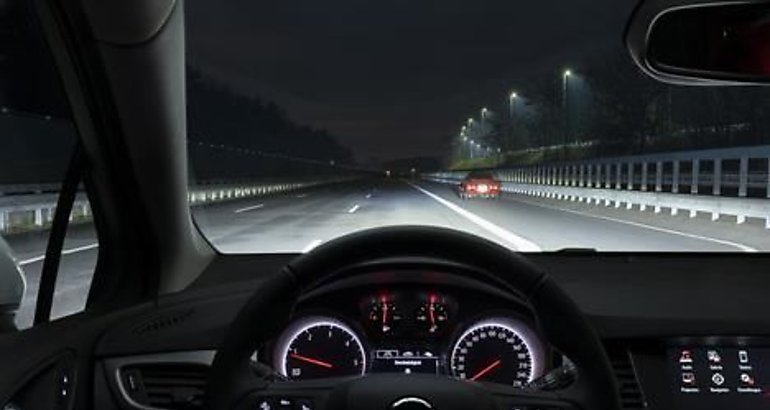 El Opel Astra convierte la noche en da