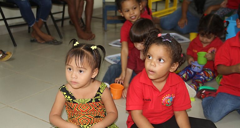 Caipi Doddogan Nega en la comunidad de Dagar Guna Yala recibe donaciones 