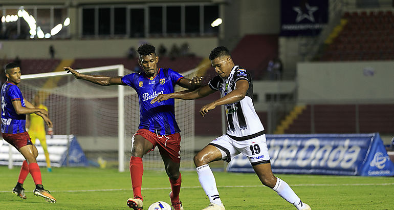 El Tauro remont para quedarse con el Clsico
