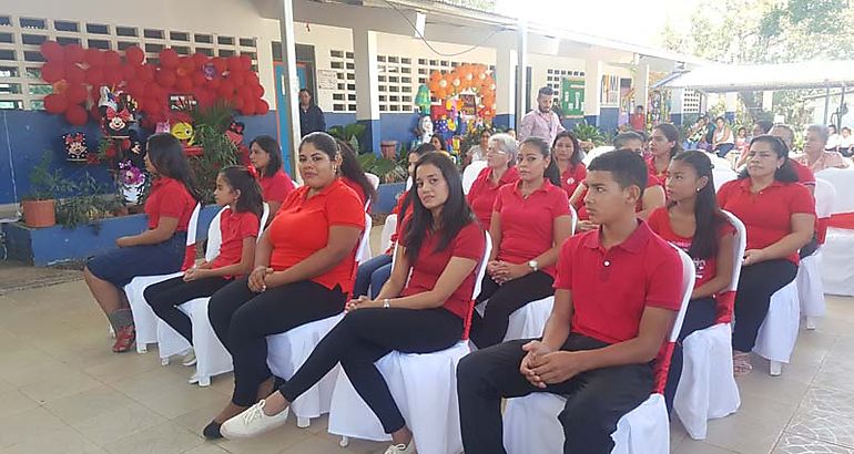 Clausura del Curso de Piata con la ceremonia de graduacin de 19 participantes