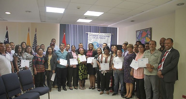 UDELAS entreg 41 certificaciones a funcionarios