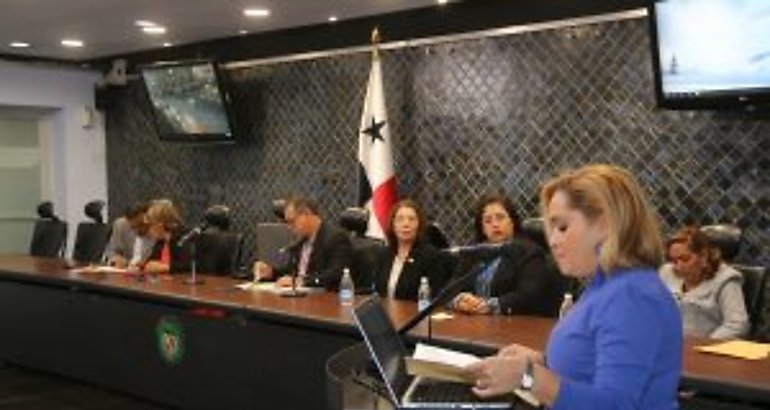 AN realiza foro educativo 