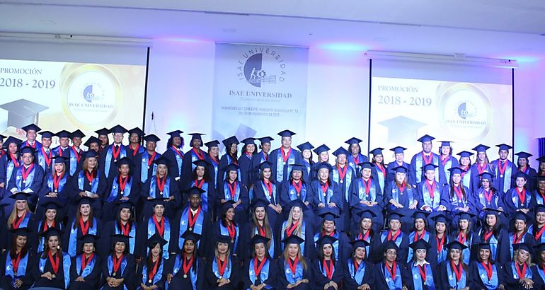 ISAEGraduacin promo 20182019 Campus Central 