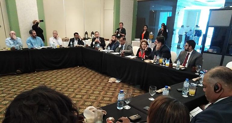 Cmara de Comercio e Industria de Dubai visita Zona Libre de Coln 