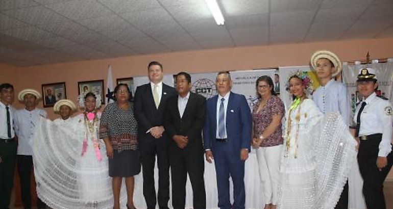  Colon Container Terminal SA colabora en la recuperacin de escuelas en Coln 