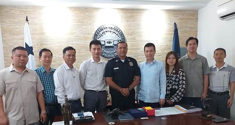 Comunidad china en Chuiriq se rene con la Polica 