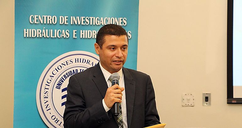 Dr Carlos Rovetto