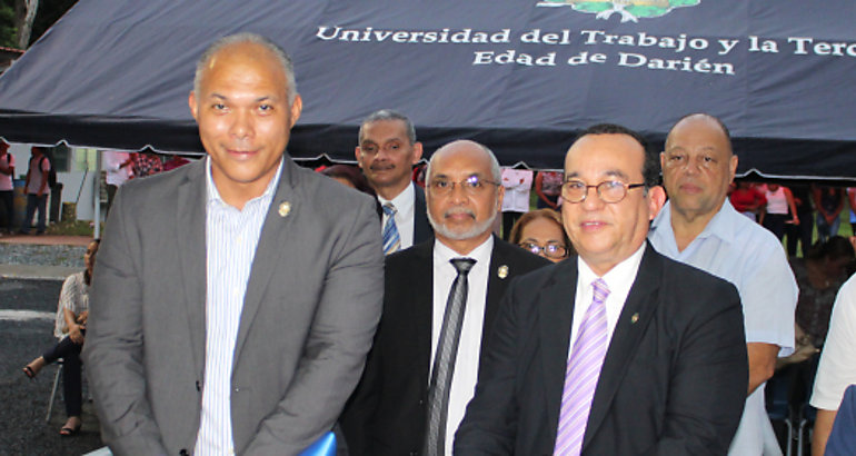 Rector inaugura nuevas instalaciones en el CRU de Darien 