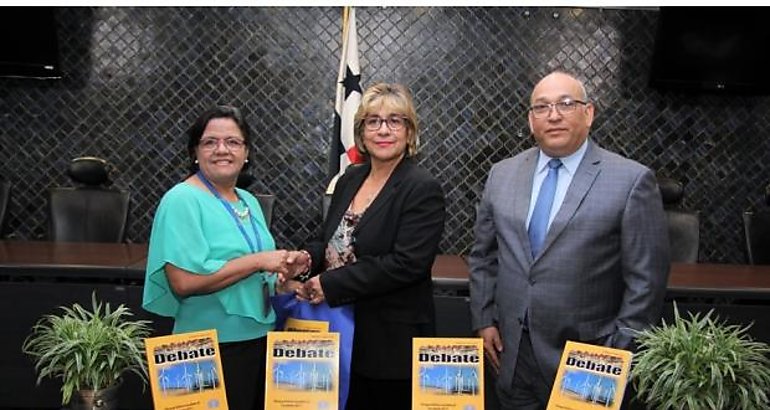 Revista DEBATE dedicada a resaltar el valor de la historia mundial