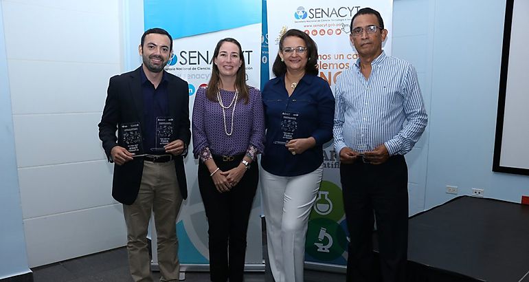 Fsicos panameos reciben reconocimiento por sus aportes a la ciencia
