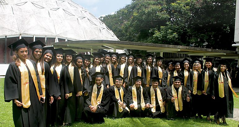 UAM efecto la ceremonia de graduacin de la Promocin XVI 