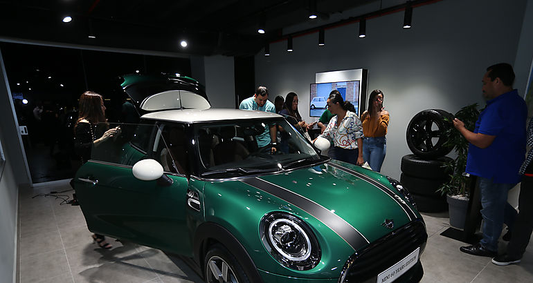 MINI celebra aniversario emblemtico 