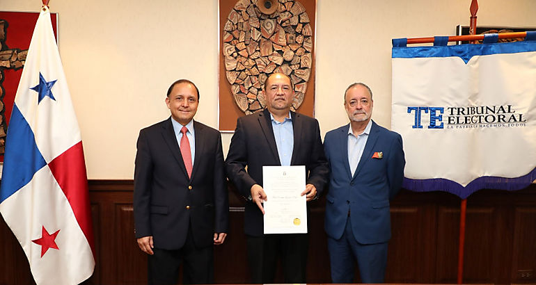 Culmina proceso de entrega de credenciales