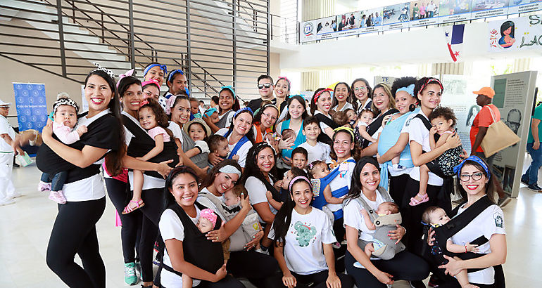 Mujeres promueven la lactancia materna