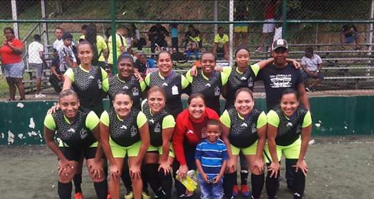Equipo femenino de ftbol del OJ 