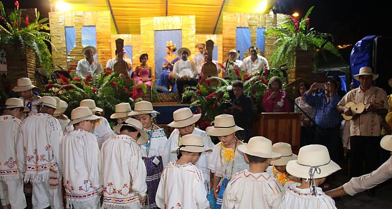Feria de La Flor del Espritu Santo en Las Minas