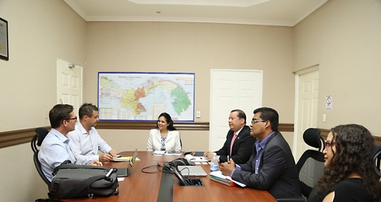 Panam y Francia estrechan relaciones aduaneras