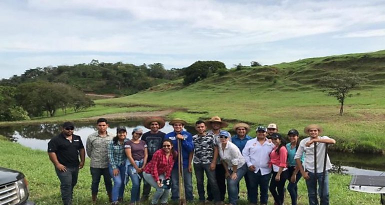 USMA Veraguas participa en siembra de ms de 600 rboles