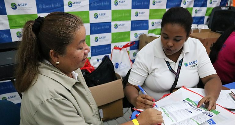 ASEP oriento a usuarios en Feria de Cocl