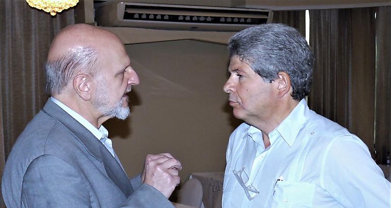 Embajador de Colombia se rene con el gerente de ZLC