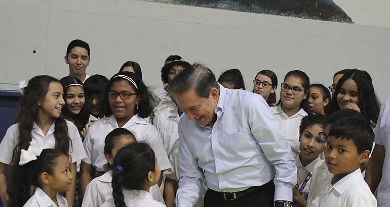 Cortizo Cohen realiza visita sorpresa al Instituto Tcnico Don Bosco 