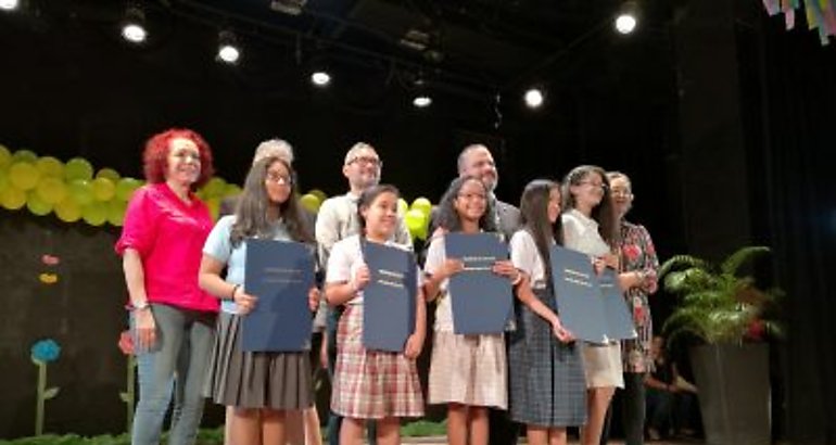 Concurso Infantil Medio Pollito