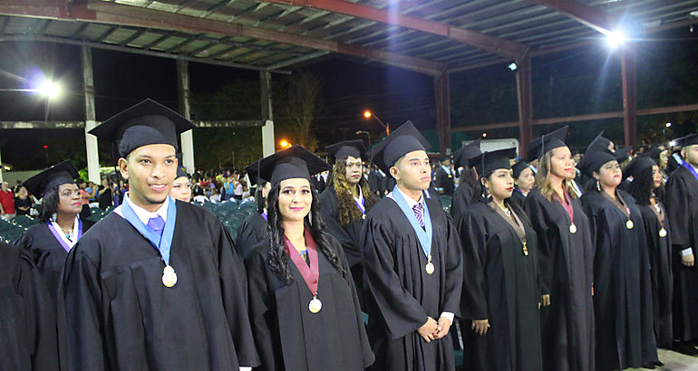 El Centro Regional Universitario de Bocas del Toro entreg 290 profesionales