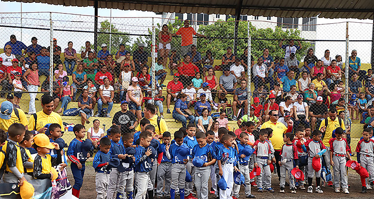 Inicio torneo de bisbol categoria Bin Bin en la capital