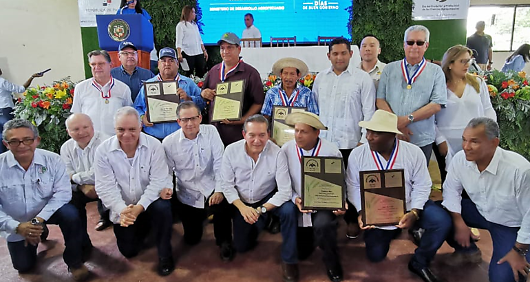 Ganadores del Concurso del Da del Productor y Profesional de las Ciencias Agropecuarias 2019