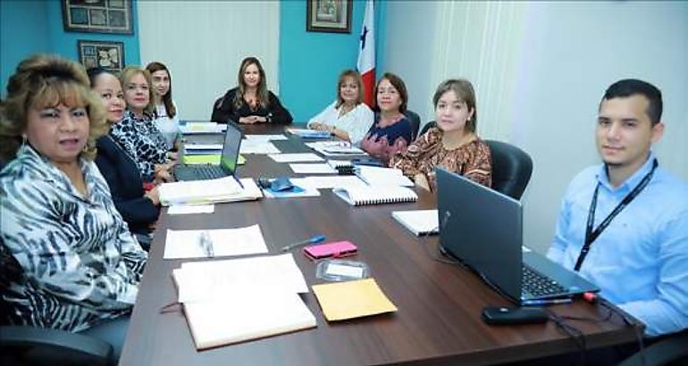 Se aprueba Reglamento para la implementacin de la Carrera Administrativa Judicial