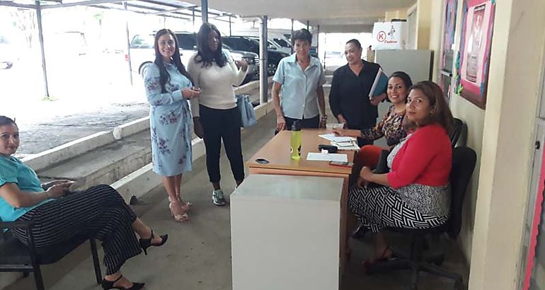 Las damas de la UNACHI se realizan su examen de Mamas y papanicolaou