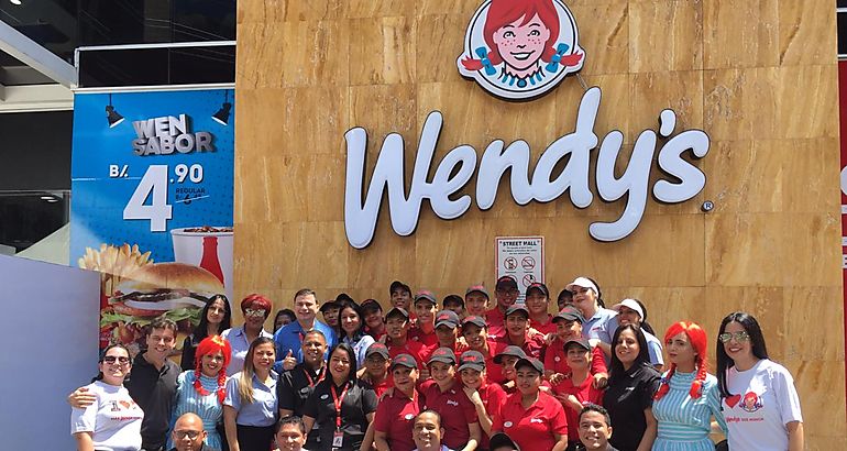 Wendys celebra 50 aos con la apertura de su nuevo restaurante