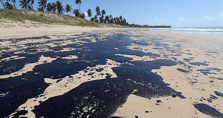 playas con petrleo en Brasil