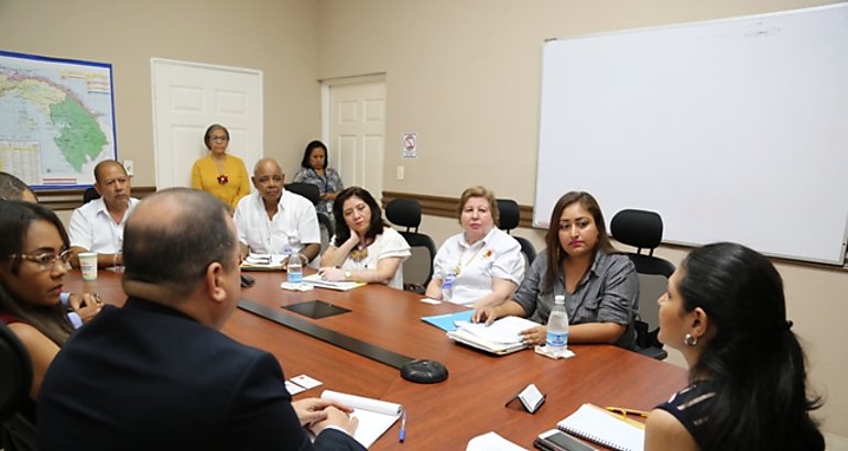 Aduanas manifiesta su compromiso de apoyar al artesano nacional