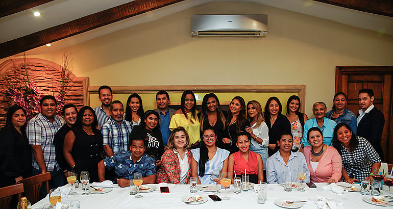 DH Consulting celebra fiesta de Navidad