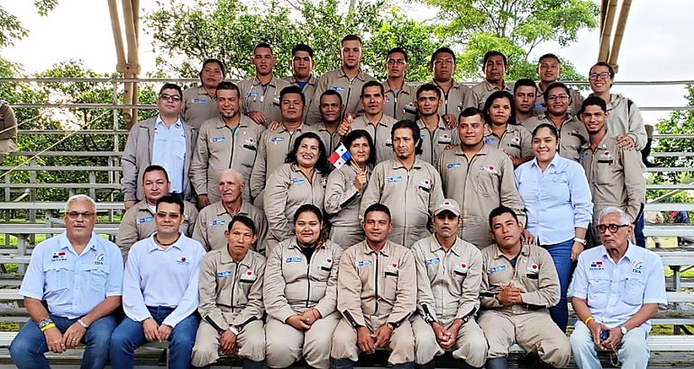 Productores de Panam se gradan en Colombia y reciben diploma de Tcnico Laboral Agropecuario TLA 