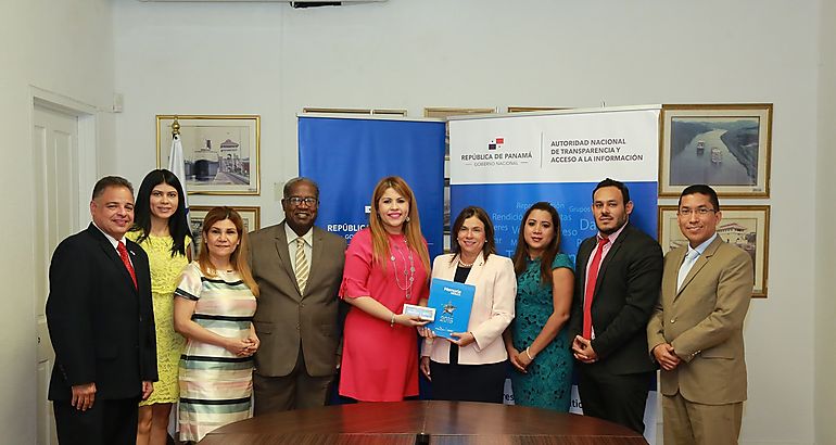 Ministra de Educacin entrega Memoria Institucional 2019 a la ANTAI