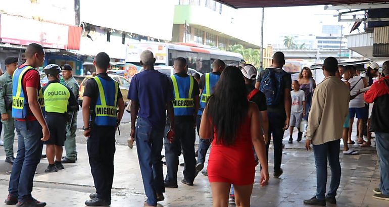 Continuan las redadas contra extranjeros ilegales