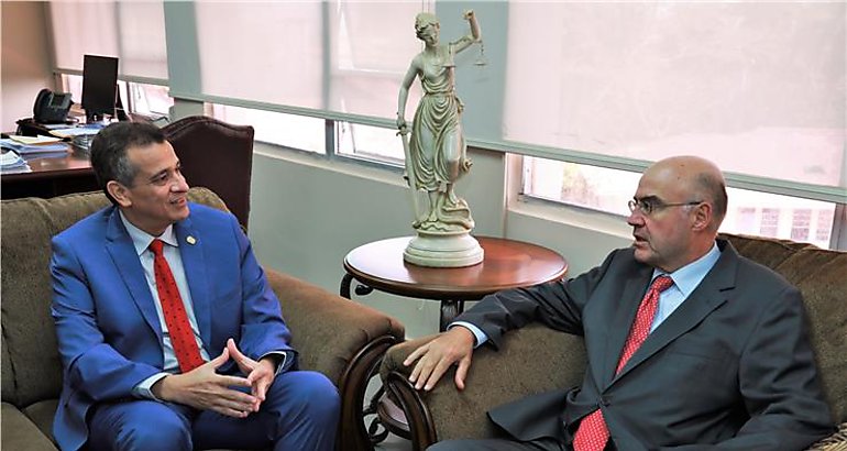 Embajador de Espaa efecta visita a la Corte Suprema de Justicia