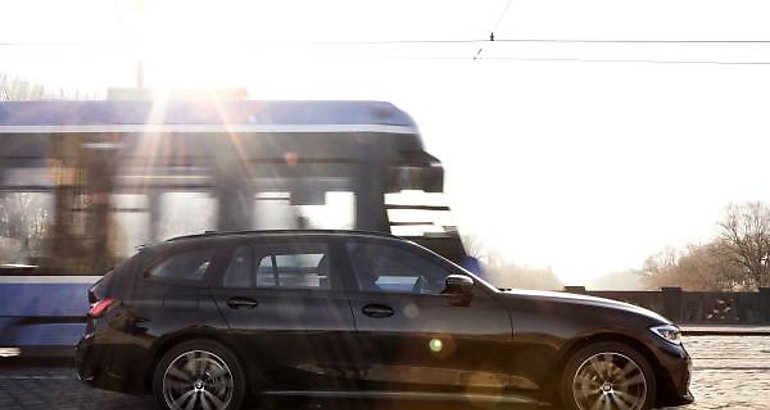 BMW 330e xDrive Touring