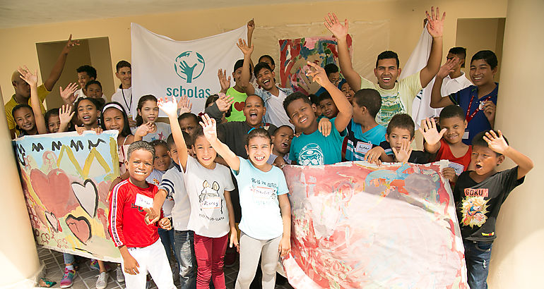 JVENES DE SCHOLAS PANAM REALIZAN SU PRIMERA PRCTICA EDUCATIVA EN CASA ESPERANZA
