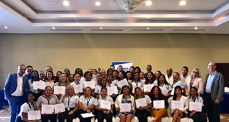 Colaboradores de SONDA son capacitados por INADEH en atencin al cliente
