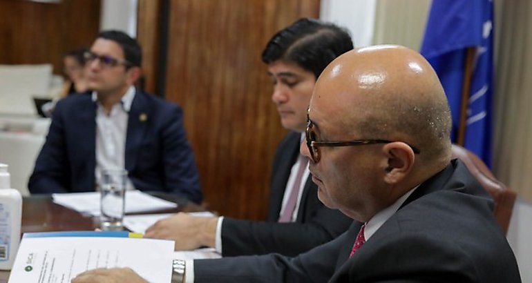El canciller de Costa Rica Rodolfo Solano