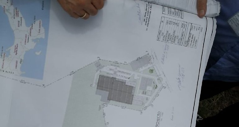 Firman planos para la construccin del nuevo Hospital de Almirante 