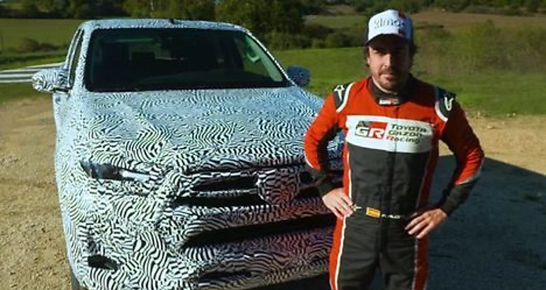 Fernando Alonso pone a prueba el nuevo Toyota Hilux para el prximo Dakar
