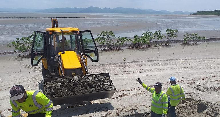 Fuerte Operativo de diversos trabajos realiza el MOP de Panam Oeste 1