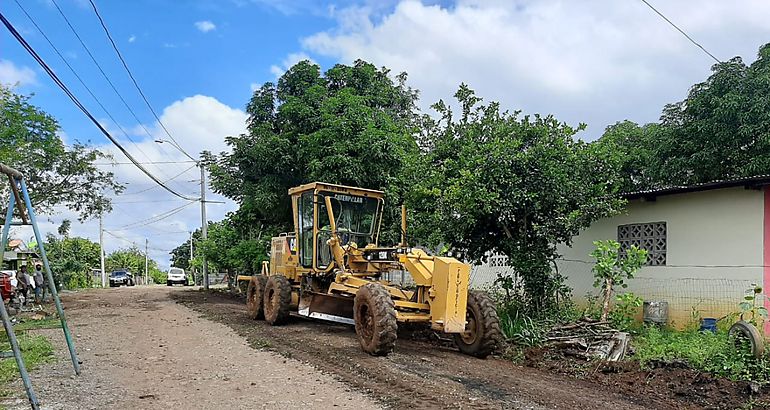 Rehabilitan calles en la ciudad de David