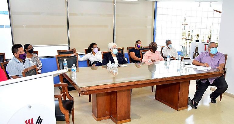 Zona Libre de Coln inicia  programa educativo TecnoEdcame 