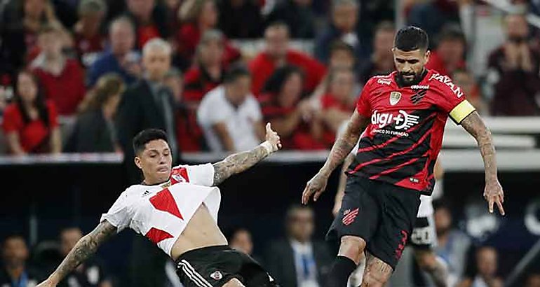 River sufri pero empat ante Athletico Paranaense en Libertadores