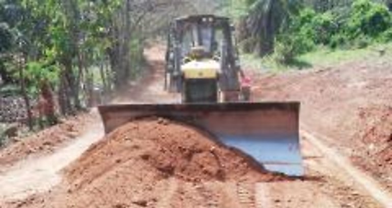 MOP atiende caminos de produccin en Oc provincia de Herrera